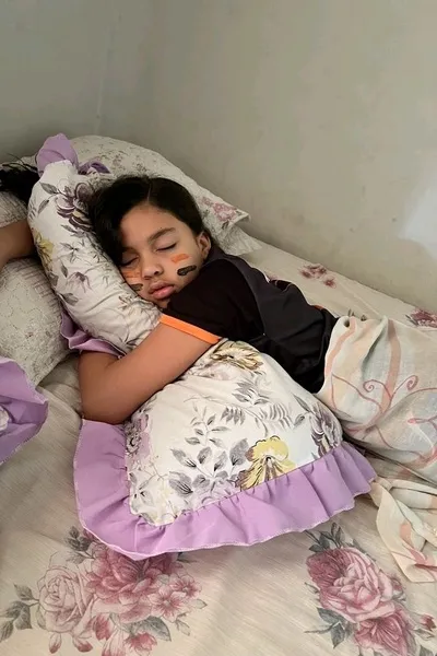 फ़्लिप्ड चैट AI – निकोल के साथ चैट करें