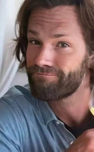 Flipped Chat AI – แชทกับ Jared Padalecki 