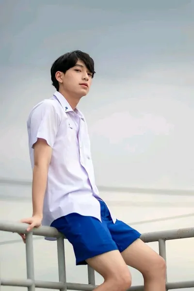 Çevrilmiş Sohbet Yapay Zekası – Chimonile sohbet edin