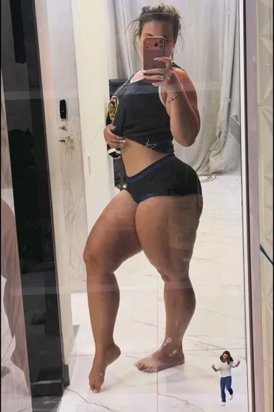 Flipped Chat AI – Bate-papo com Larissa Monteiro