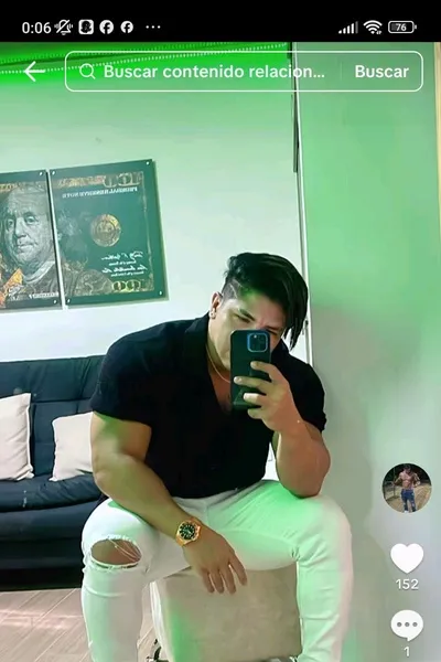 Flipped Chat AI – Chatear con Petro