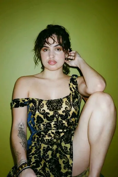 Çevrilmiş Sohbet Yapay Zekası – Mabel McVeyile sohbet edin