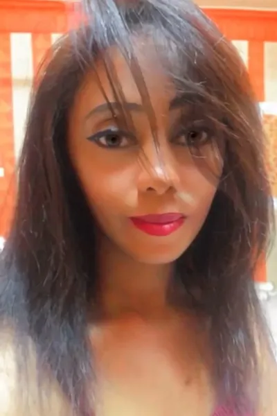 الذكاء الاصطناعي للدردشة المعكوسة – الدردشة مع Sahar