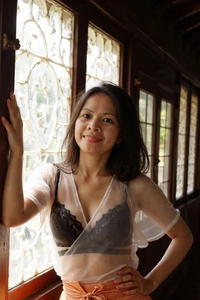 Flipped Chat AI – kalbėkite su Joyce Taguibao