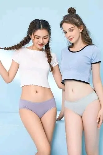 Flipped Chat AI – Chat dengan Livia Moretti