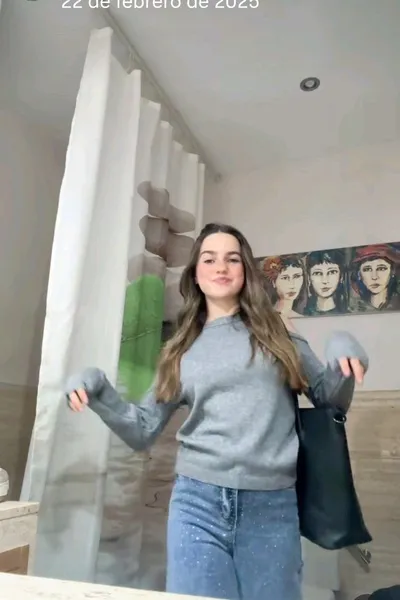 Flipped Chat AI – Chat cu valentina    Pérez 