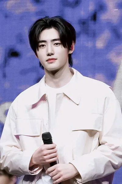 Flipped Chat AI – Chat dengan Teman yang terasa seperti pacar