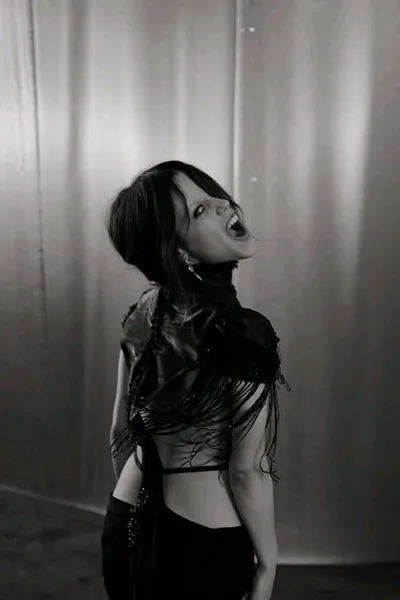 Flipped Chat AI – razgovarajte s Jenna Ortega