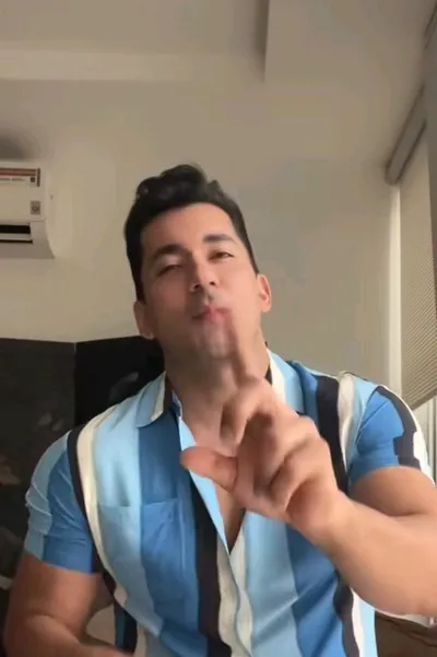 Flipped Chat AI – แชทกับ มาริโอ นูเญซ