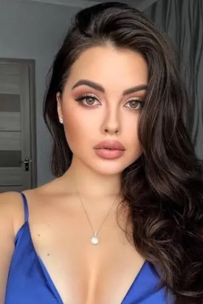 Flipped chat ai - makipag -chat sa Anna Zelenskyy