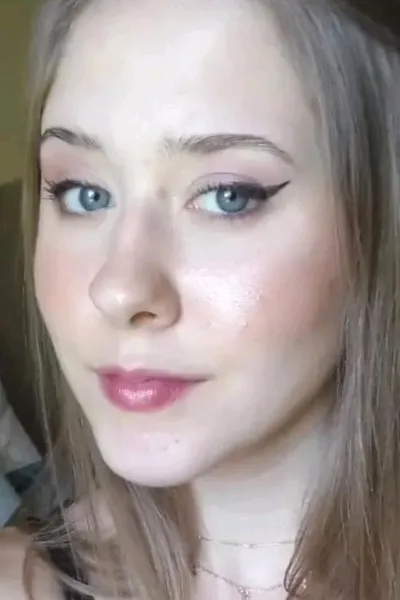 Flipped Chat AI – razgovarajte s Natália Lima