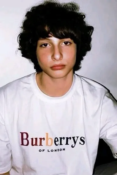 Flipped Chat AI – Chat cu Finn Wolfhard