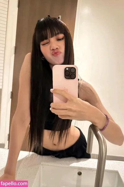 फ़्लिप्ड चैट AI – लिसा मनोबल के साथ चैट करें