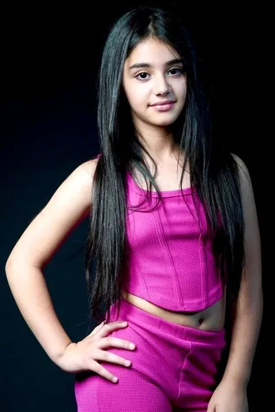 फ़्लिप्ड चैट AI – जूलिया के साथ चैट करें