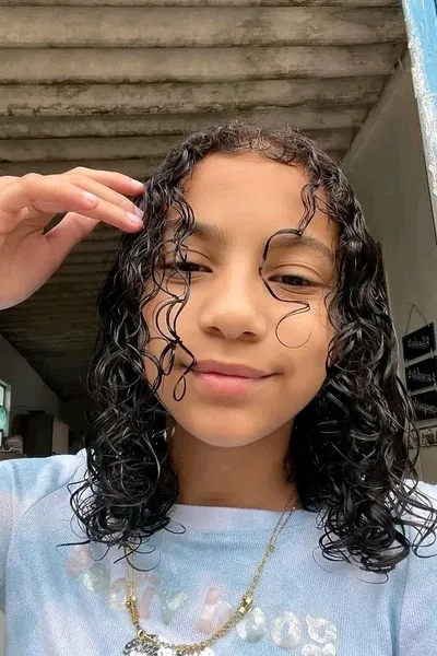 फ़्लिप्ड चैट AI – लाइज़ के साथ चैट करें