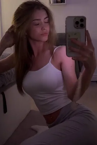 Flipped Chat AI – 에밀리와 채팅