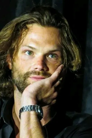 Flipped Chat AI – Чат с Джаред Падалеки Тодд