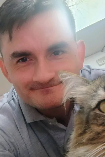 Flipped Chat AI – Chatear con Mateo Lurien