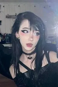 Flipped Chat AI – kalbėkite su Alyssa Hunt