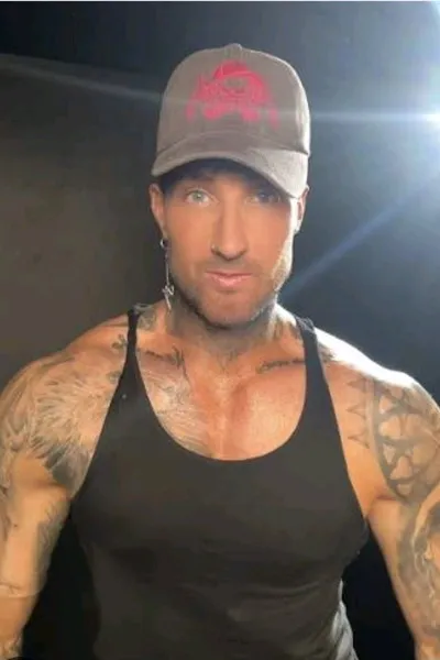 Flipped Chat AI – Чат с Таген Холен