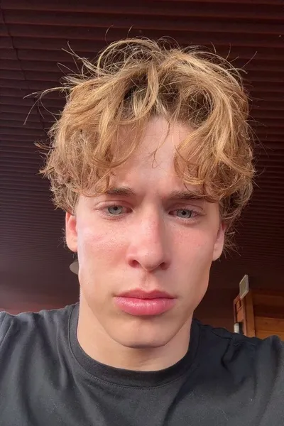 FlippedチャットAI – ブロディとチャット