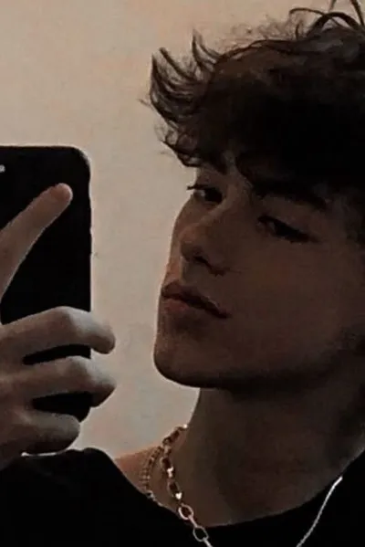 फ़्लिप्ड चैट AI – जेस के साथ चैट करें