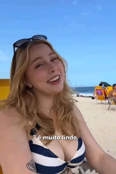 Flipped Chat AI – Chat cu Carol Vloe