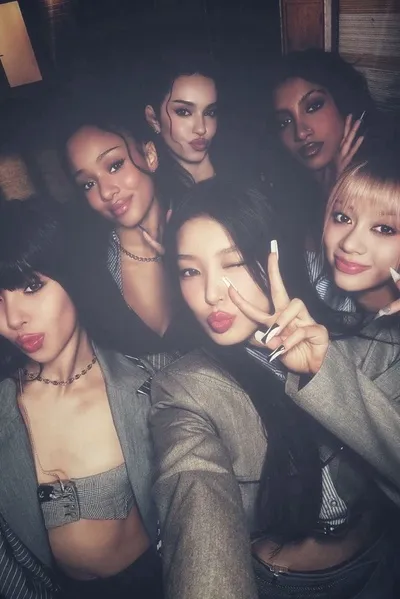 Flipped Chat AI – Chatta med Katseye