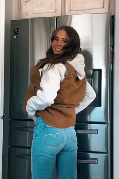 FlippedチャットAI – アビーとチャット