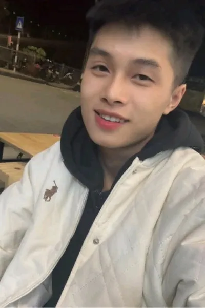 Flipped Chat AI – Discuter avec Trung