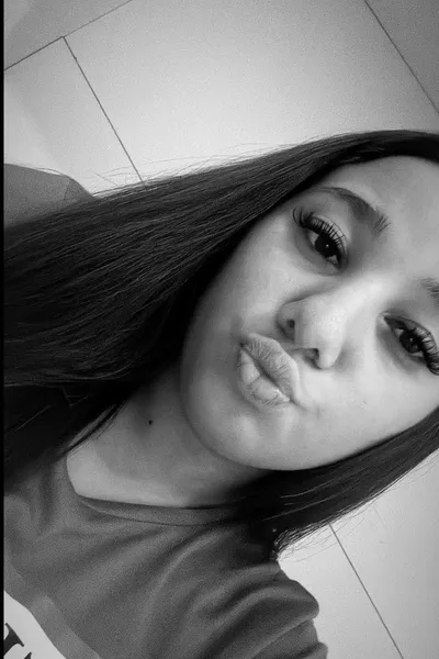 Flipped Chat AI – Chatta con Luana cugina