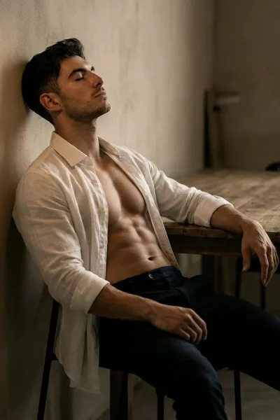 फ़्लिप्ड चैट AI – रेंजो काल्डेरोन के साथ चैट करें