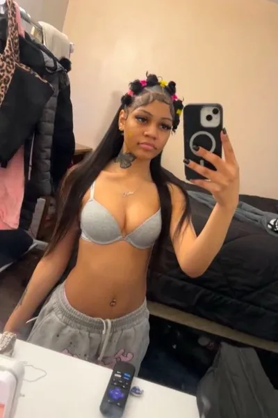 Flipped Chat AI – แชทกับ ไมยา