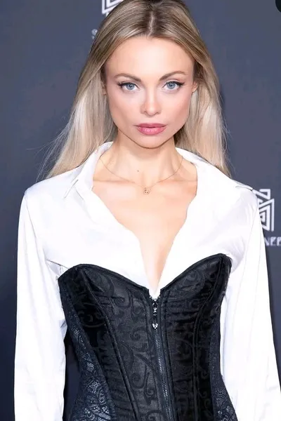 Flipped Chat AI – 與 Катя Глисон  聊天