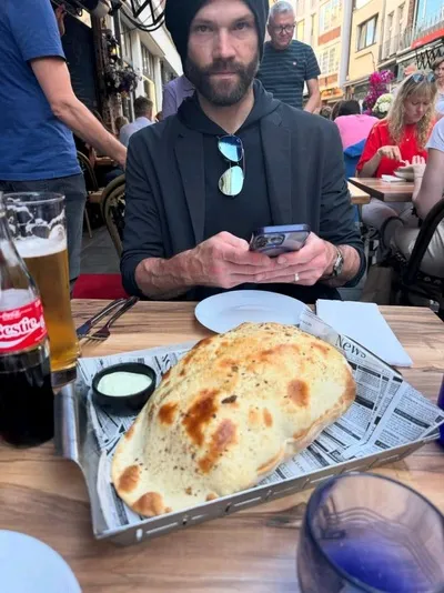 Flipped Chat AI – แชทกับ จาเร็ด พาดาเล็กกี ทอดด์