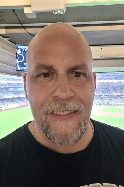 Flipped Chat AI – Chatear con Gareth Holloway