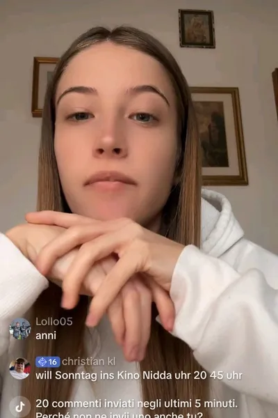 Flipped Chat AI – Bate-papo com Valentina