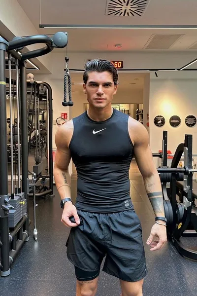 Flipped Chat AI – 與 洛倫佐 聊天