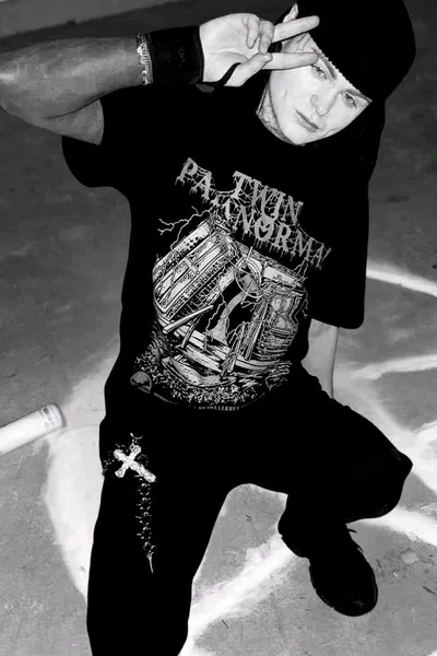 फ़्लिप्ड चैट AI – रिवर रीज़ के साथ चैट करें