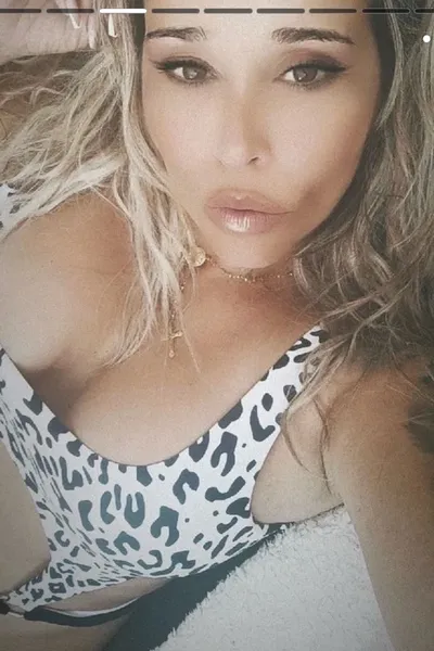 फ़्लिप्ड चैट AI – मौरा के साथ चैट करें