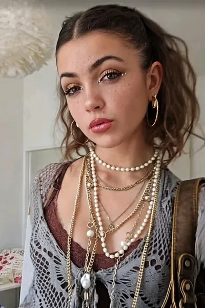 FlippedチャットAI – ハンナ・シュワルツとチャット