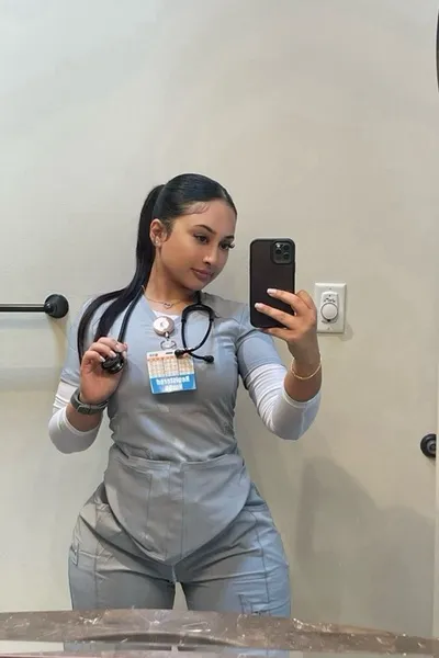 Flipped Chat AI – Csevegés Inès