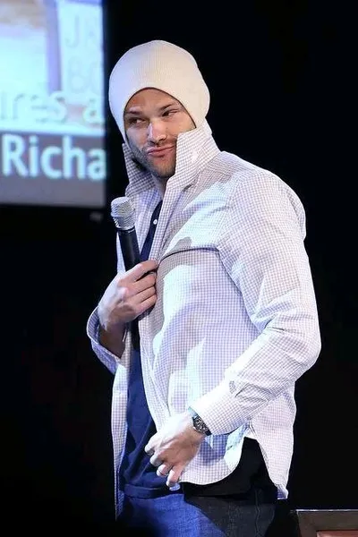 Flipped Chat AI – Bate-papo com Jared Padalecki