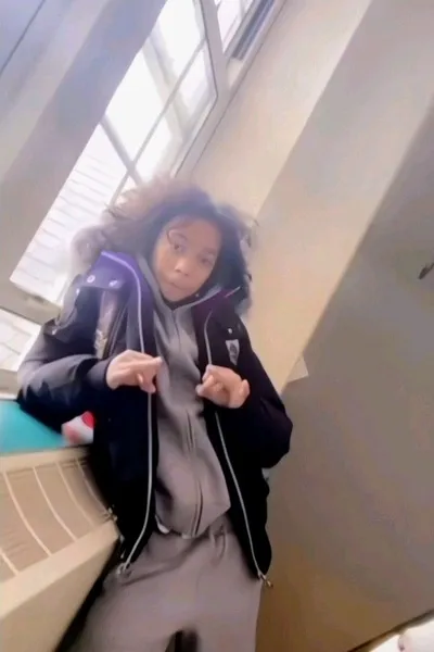 Flipped Chat AI – kalbėkite su Notti Osama