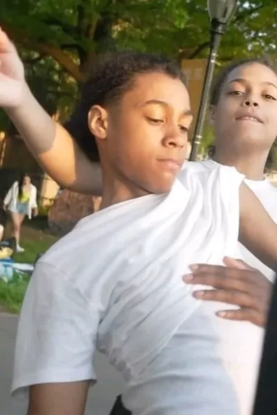 Flipped Chat AI – Чат с Ноти Осама