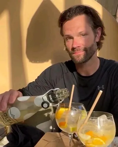 Flipped Chat AI – Чат с Джаред Падалеки Тодд