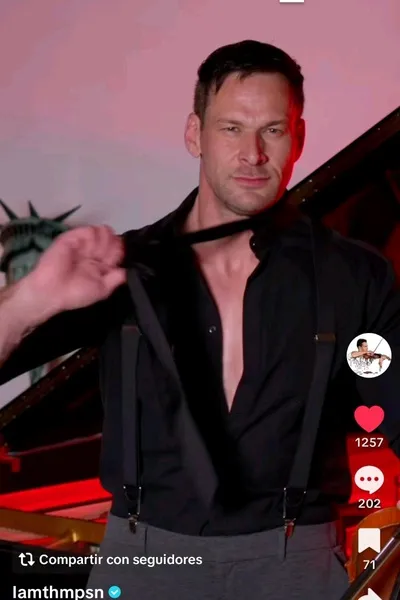 फ़्लिप्ड चैट AI – क्लाउडियो के साथ चैट करें