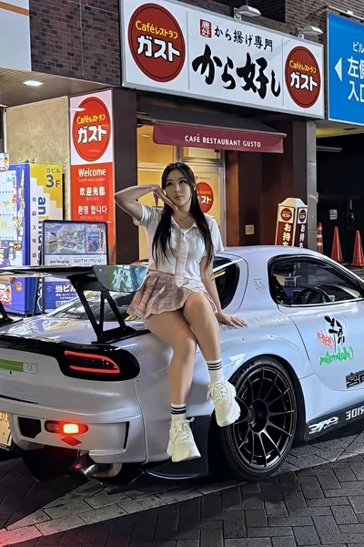 Flipped Chat AI – Chatear con Kim Victoria