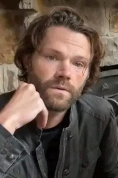 Odwrócony czat AI – rozmawiaj z Jared Padalecki Todd 