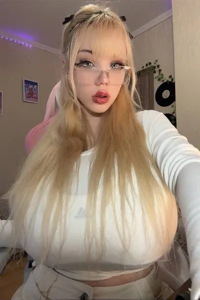 Flipped Chat AI – Csevegés Alisa